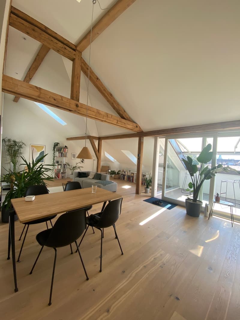 Charmante Dachwohnung mit Altbau-Charme im Herzen von Bern (5)