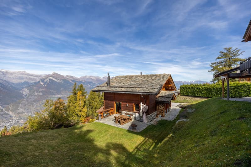 Chalet avec vue incroyable - disponible aux étrangers (2)