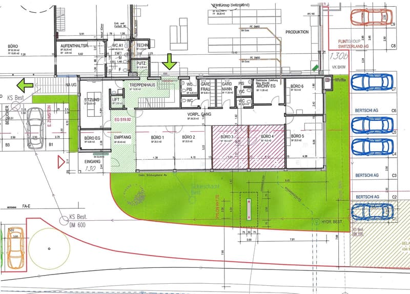 floor plan includes various rooms such as Büro, Treppenhaus, and more, with parking areas labeled