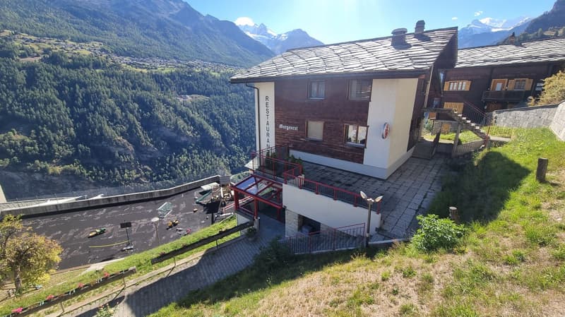 Ampia casa unifamiliare di 13 locali con 540 m2 di superficie utile con grande potenziale (23)