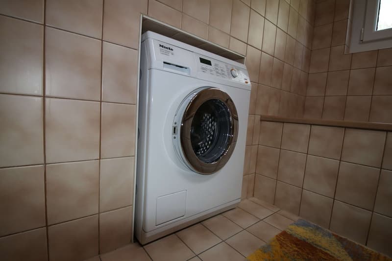 Attraktive 5.5 Zimmer Wohnung mit unverbaubarer Fernsicht an sonniger Südlage (20)