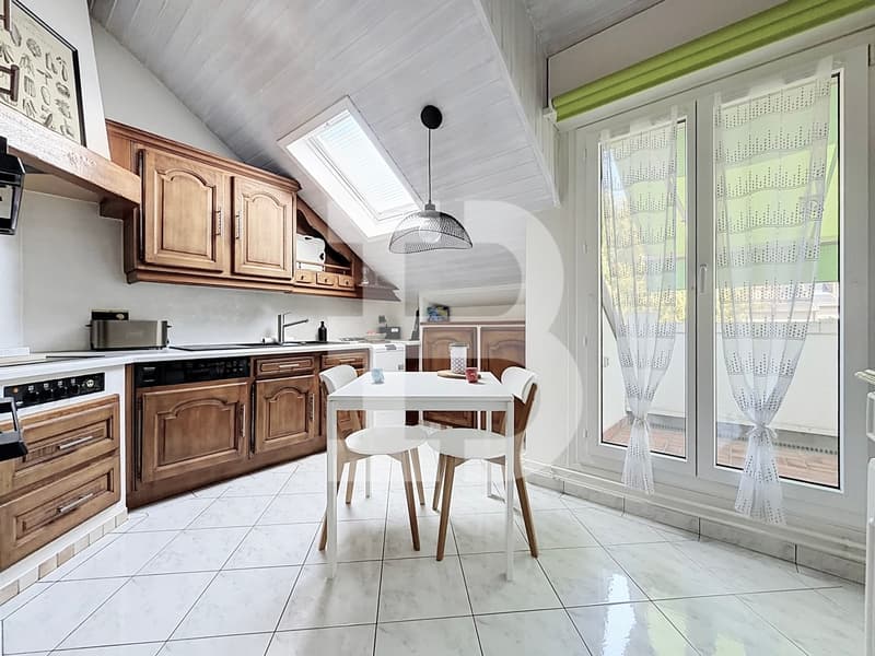 Charmant duplex en attique avec deux chambres (6)