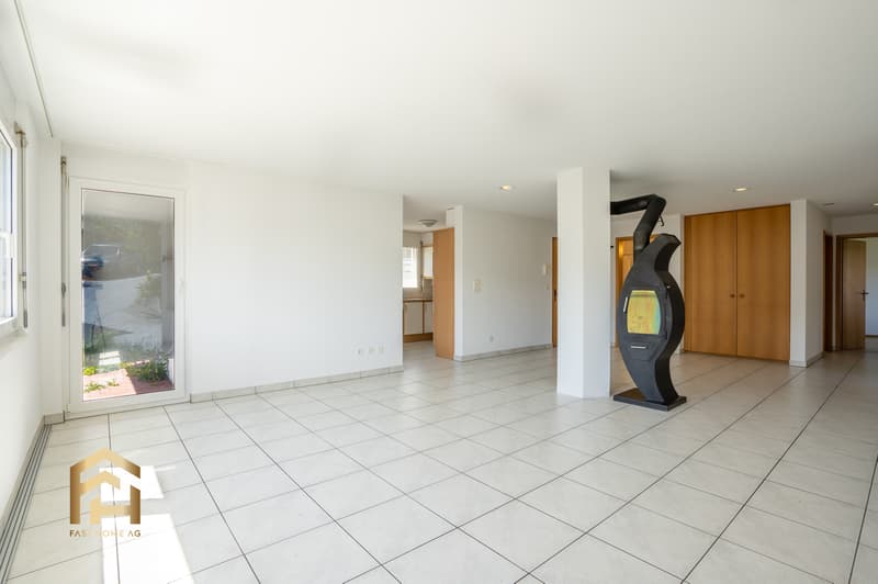 Appartement spacieux de 5,5 pièces avec possibilité d'agrandir l'espace mansardé (1)