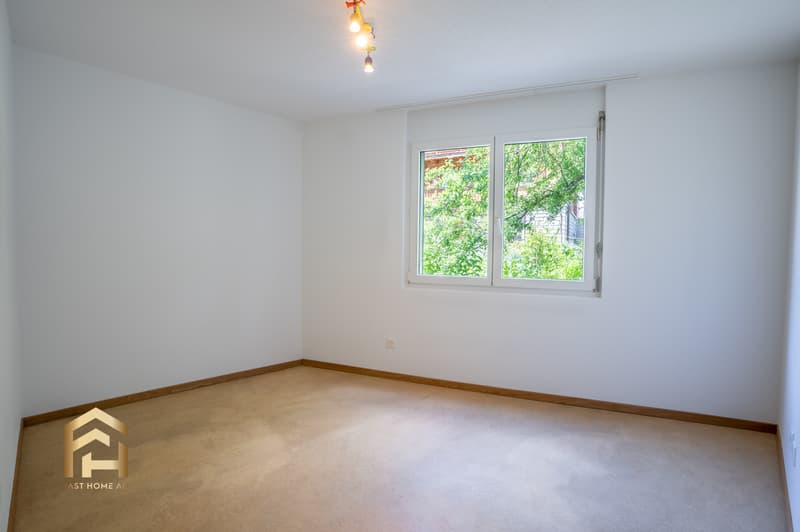 Appartement spacieux de 5,5 pièces avec possibilité d'agrandir l'espace mansardé (4)