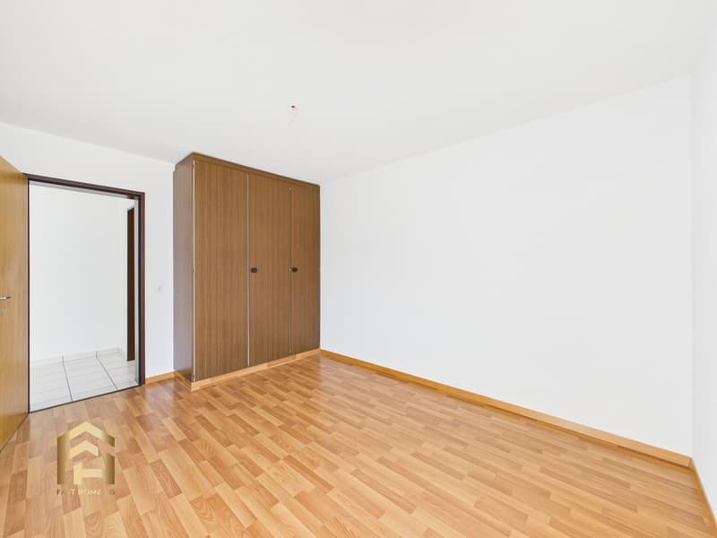 Appartamento tranquillo di 5,5 locali con vista meravigliosa, parcello di giardino e garage (11)