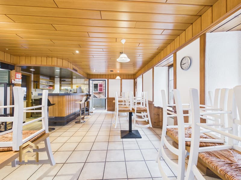 Restaurant mit Bar EG