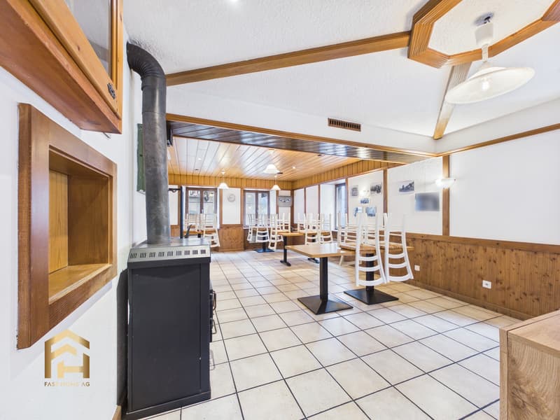 Restaurant mit Bar EG