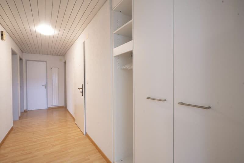 2-Familienhaus an naturnaher Lage mit herrlicher Sicht ins Grüne (8)