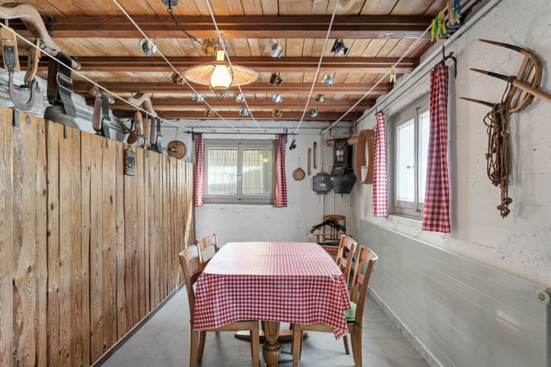 6½-Zimmer-Einfamilienhaus an ruhiger und sonniger Lage in der Tempo-30-Zone (13)