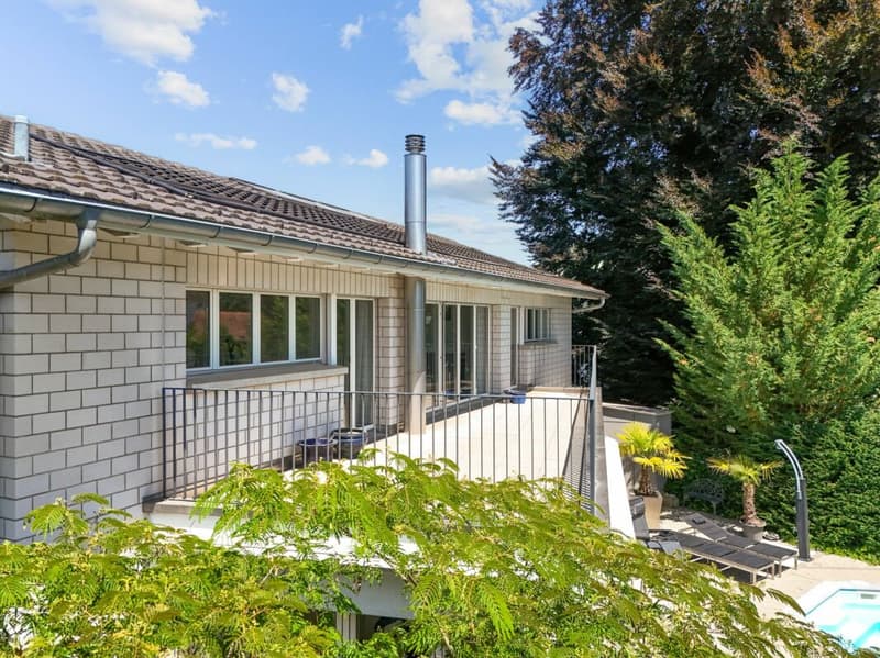 Modern. Grosszügig. Einzigartig. 7½-Zimmer-Einfamilienhaus mit Pool (5)