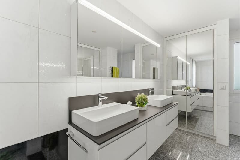 Modern. Grosszügig. Einzigartig. 7½-Zimmer-Einfamilienhaus mit Pool (14)