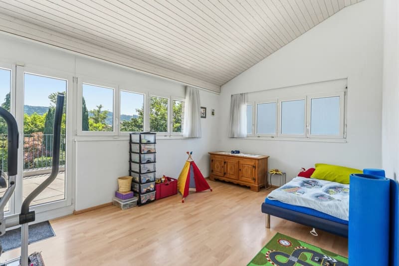 Modern. Grosszügig. Einzigartig. 7½-Zimmer-Einfamilienhaus mit Pool (18)