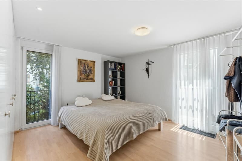 Modern. Grosszügig. Einzigartig. 7½-Zimmer-Einfamilienhaus mit Pool (13)