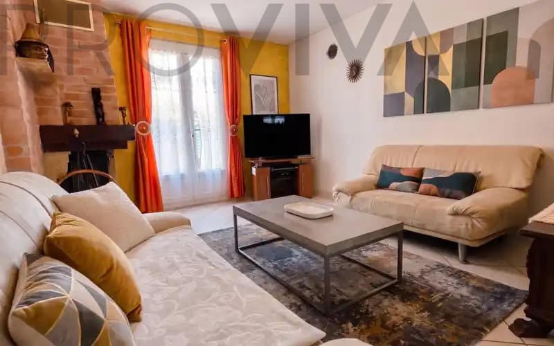 Exklusives mediterranes Wohnparadies mit Pool und Privatsphäre (4)