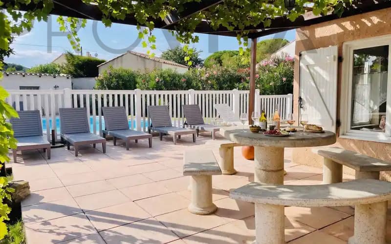 Exklusives mediterranes Wohnparadies mit Pool und Privatsphäre (3)