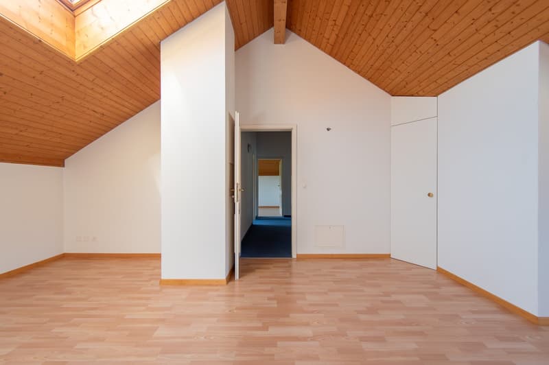 Attraktive 5.5 Zimmer-Maisonette-Wohnung mit Balkon (15)