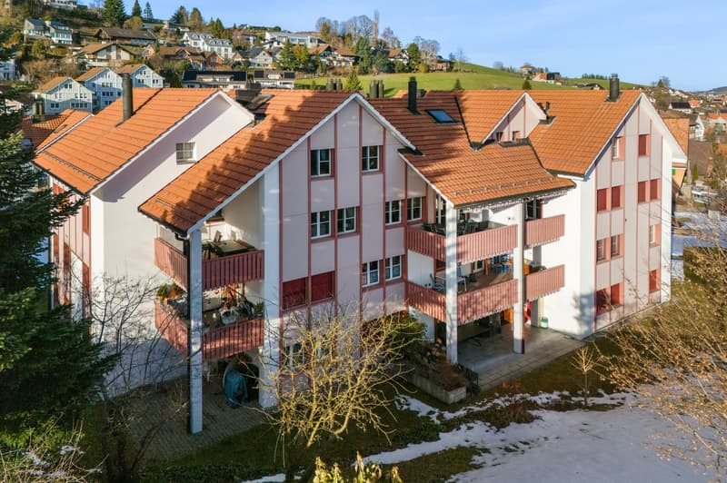 Attraktive 5.5 Zimmer-Maisonette-Wohnung mit Balkon (9)