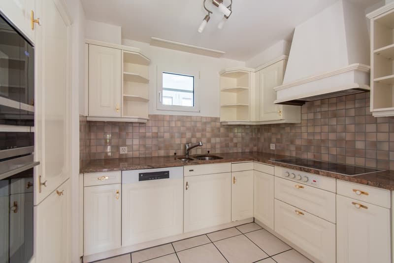 Attraktive 5.5 Zimmer-Maisonette-Wohnung mit Balkon (6)