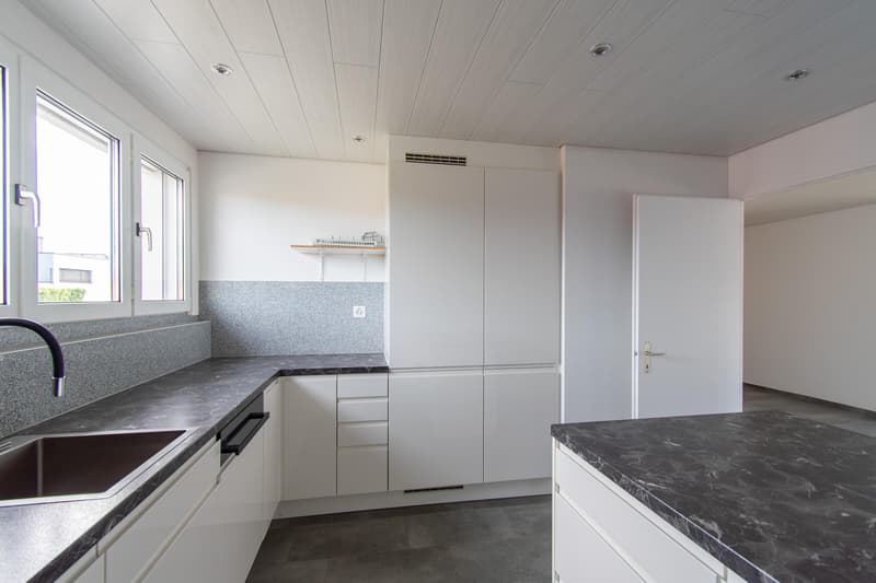 Grosszügige 5.5 Zimmer-Wohnung mit Terrasse (7)