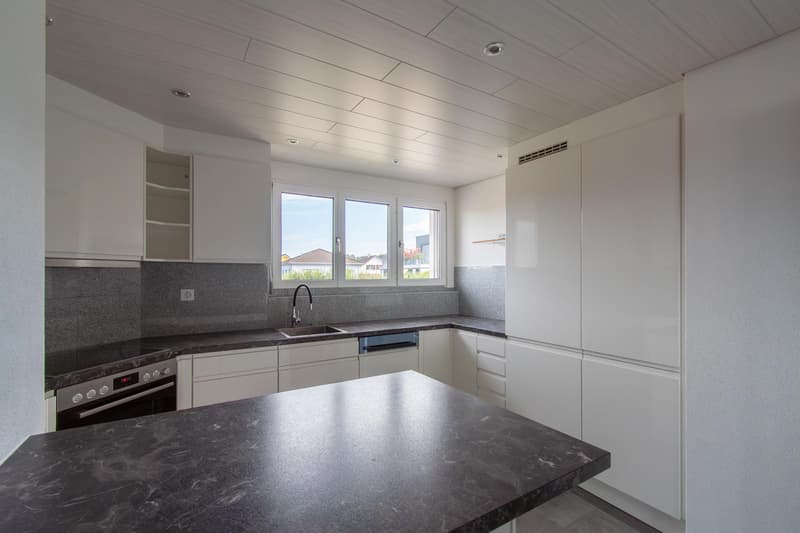 Grosszügige 5.5 Zimmer-Wohnung mit Terrasse (6)