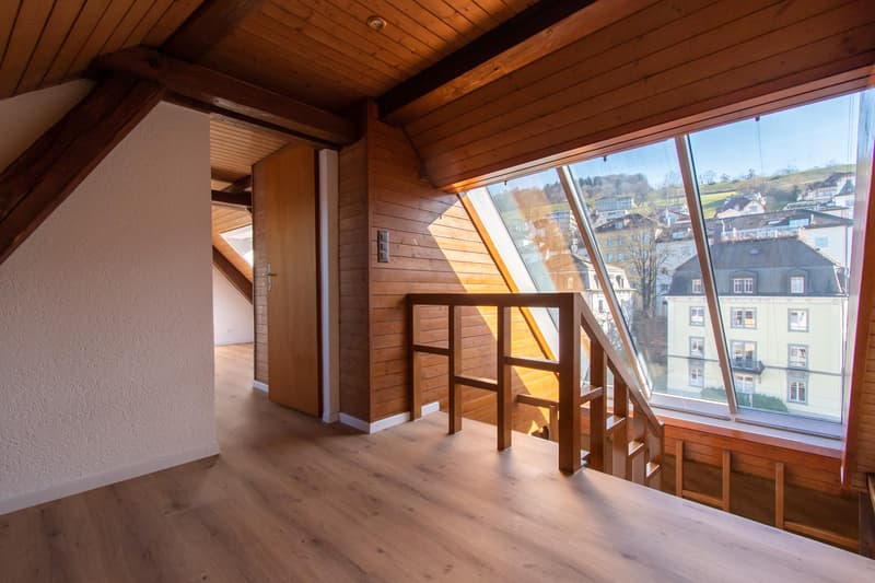Besondere 4 Zimmer-Maisonette-Dachwohnung in der Stadt (1)