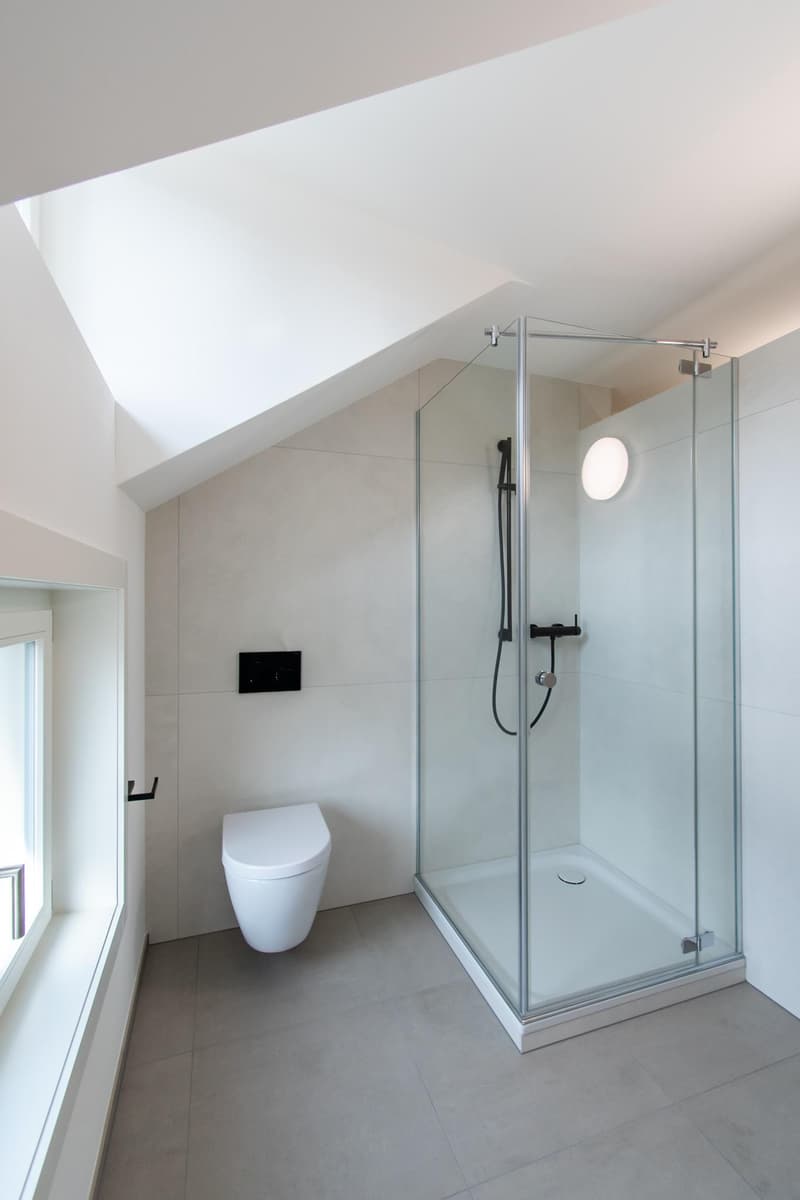 Moderne 2.5 Zimmer-Wohnung mit Altbaucharme (6)