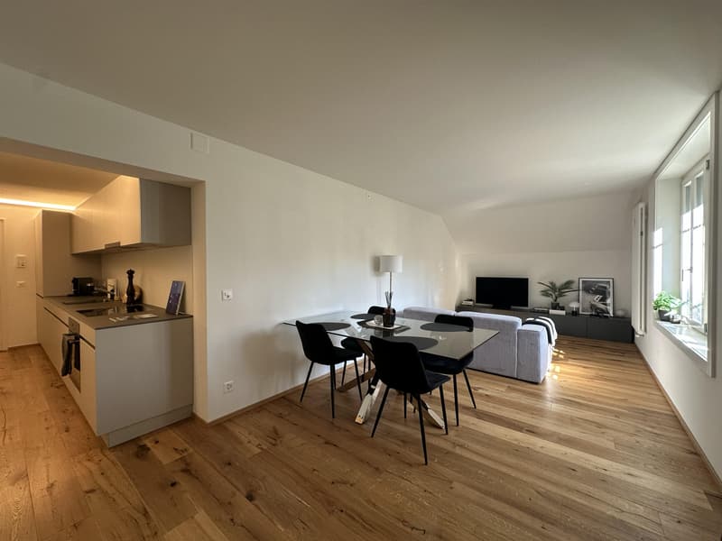 Moderne 2.5 Zimmer-Wohnung mit Altbaucharme (4)