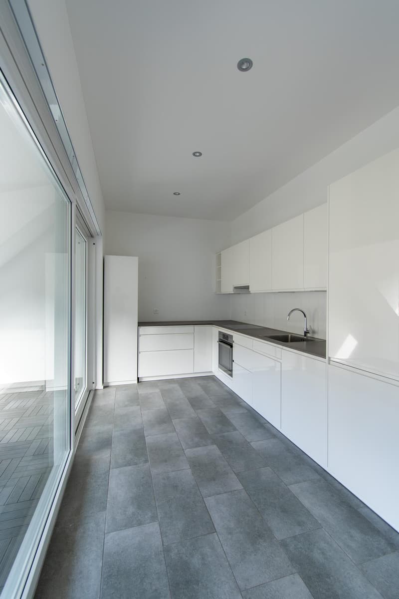 Hochwertige 2.5 Zimmer-Wohnung mit Loggia (3)