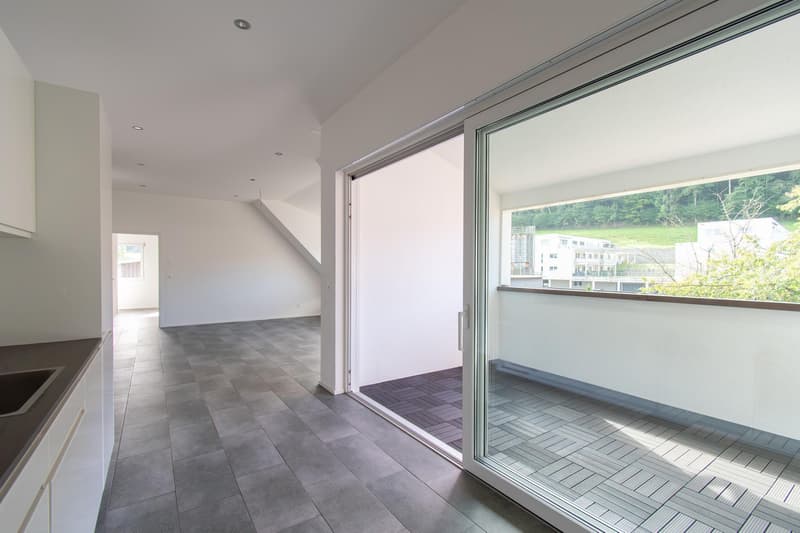 Hochwertige 2.5 Zimmer-Wohnung mit Loggia (6)