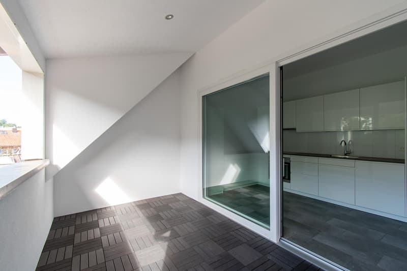 Hochwertige 2.5 Zimmer-Wohnung mit Loggia (5)
