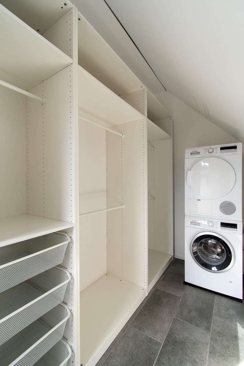 Hochwertige 2.5 Zimmer-Wohnung mit Loggia (13)
