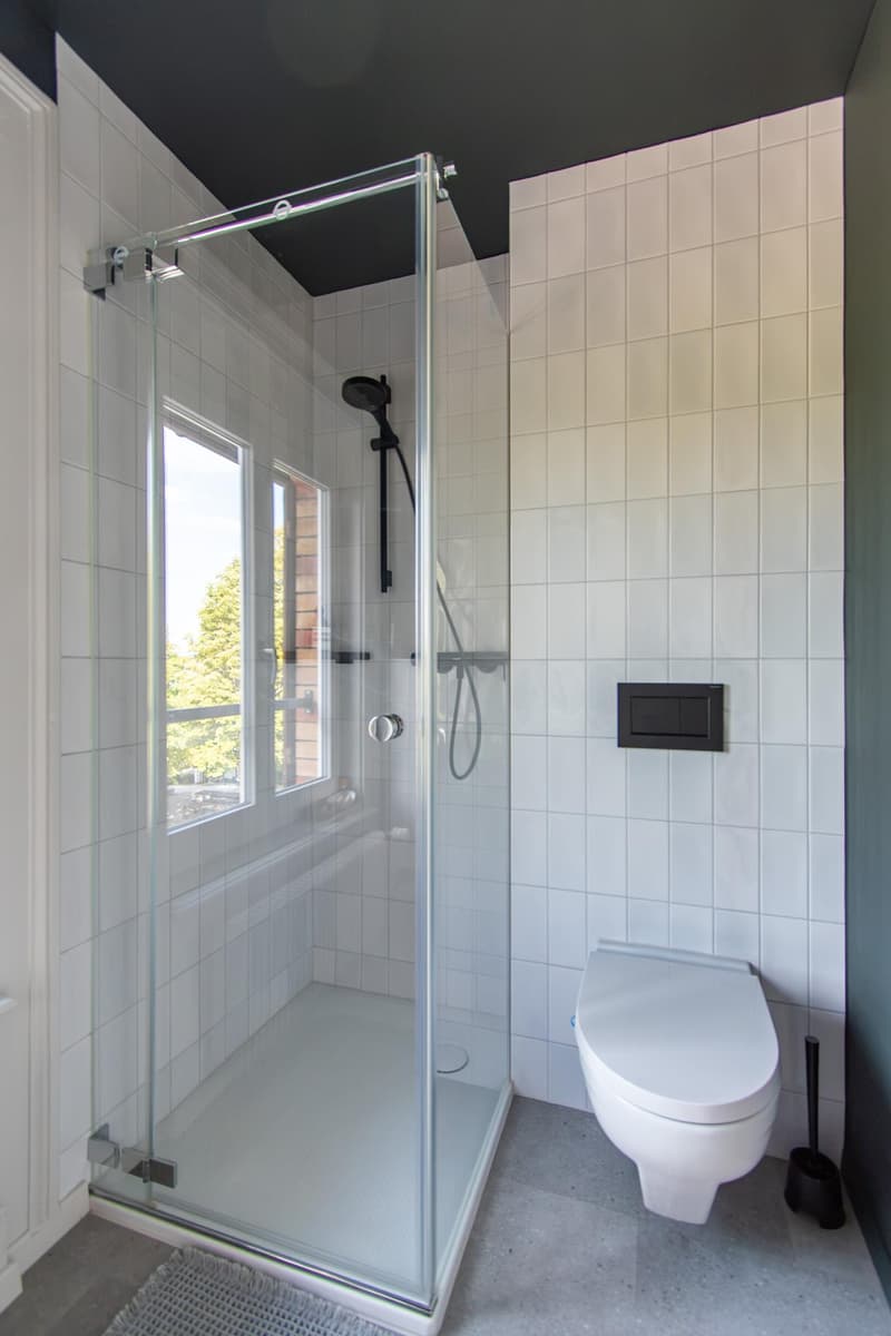 Hochwertige und stilvolle 2.5 Zimmer-Wohnung mit Balkon (4)