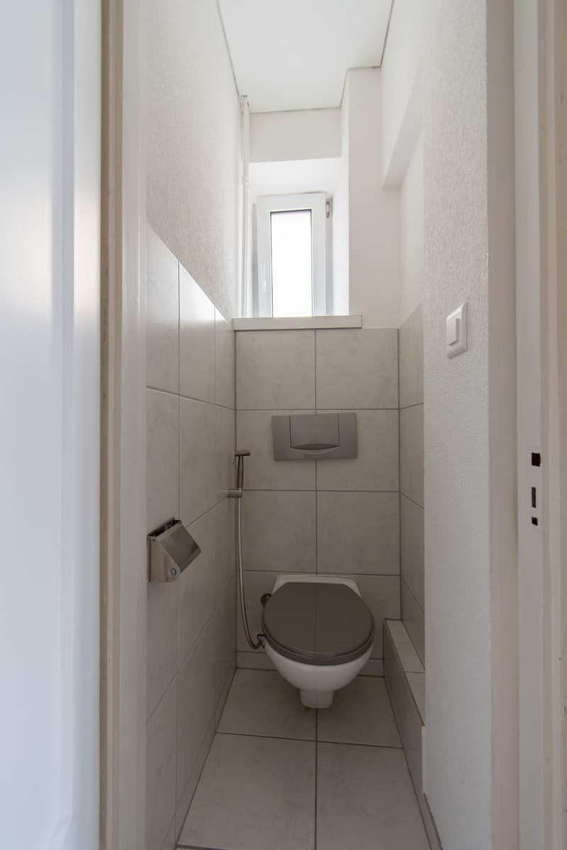 Grosszügige 4 Zimmer-Wohnung mit Balkon an zentraler Lage (9)