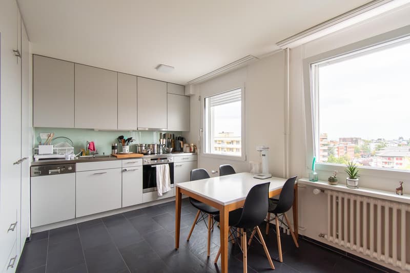 Helle 3.5 Zimmer-Wohnung mit Balkon und schöner Aussicht (3)