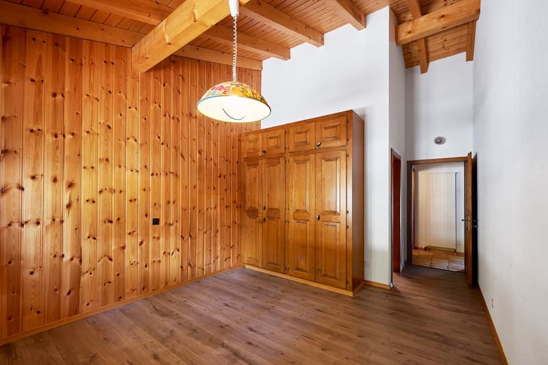 Traumhafte Chalet-Villa mit grossem Inhouse-Pool (15)