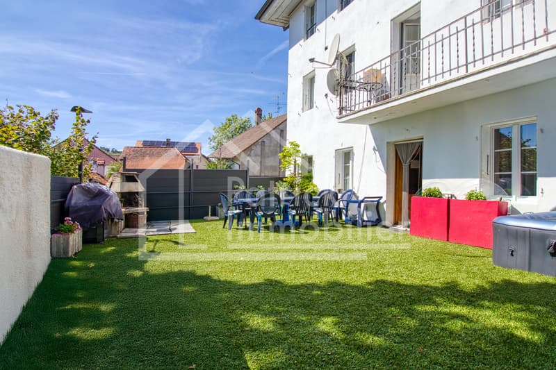 Immeuble d'habitation avec café restaurant Rendement brut 4,89 % (8)