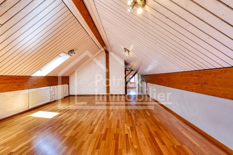 Résidence d'exception en triplex avec vue panoramique sur le lac (11)