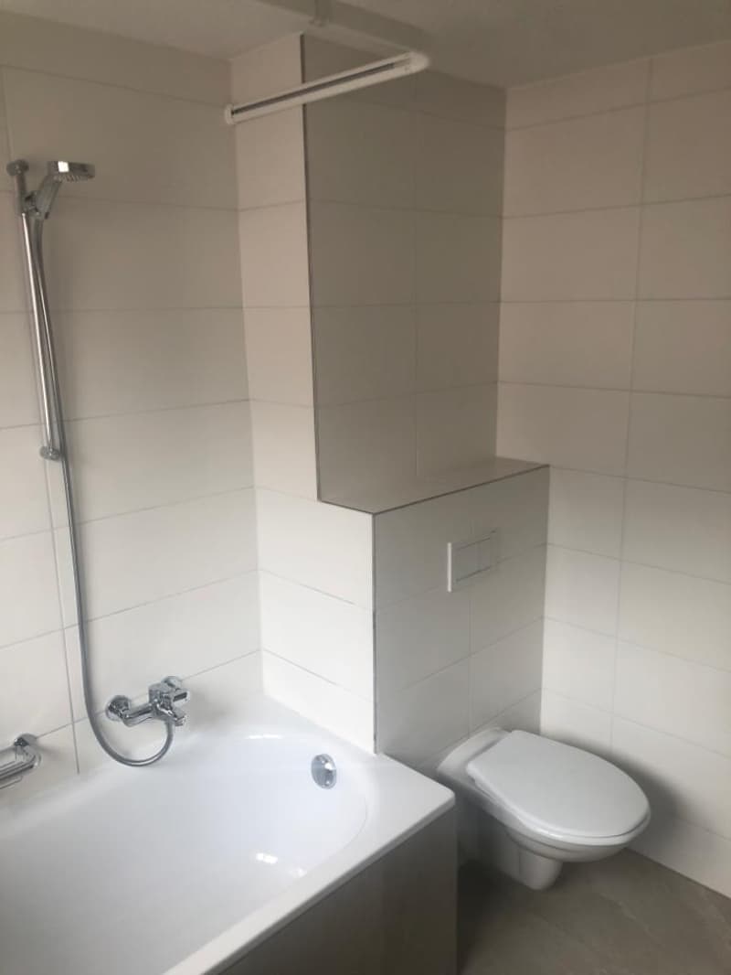 TOP-GELEGENHEIT: Komfortable Wohnung mit grossem Balkon (7)