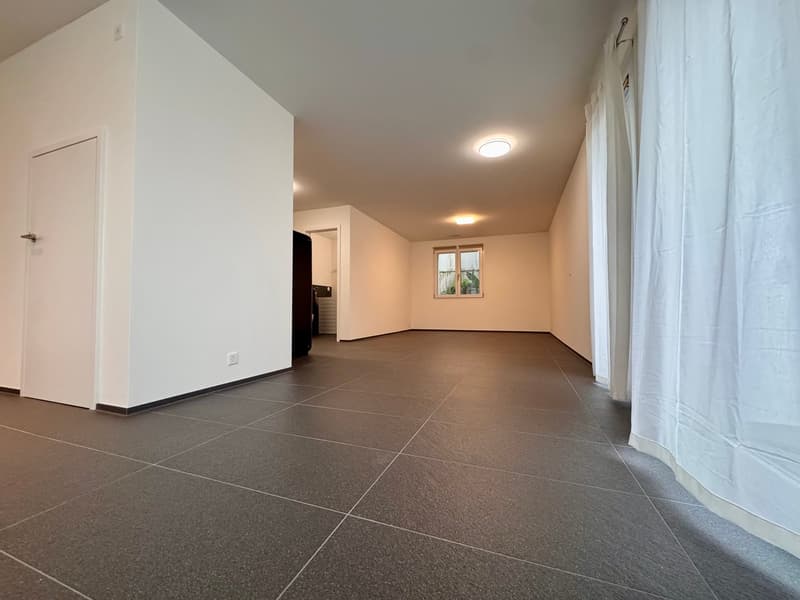Parterrewohnung / Einliegerwohnung mit grossem Sitzplatz, Nähe Bahnhof (7)