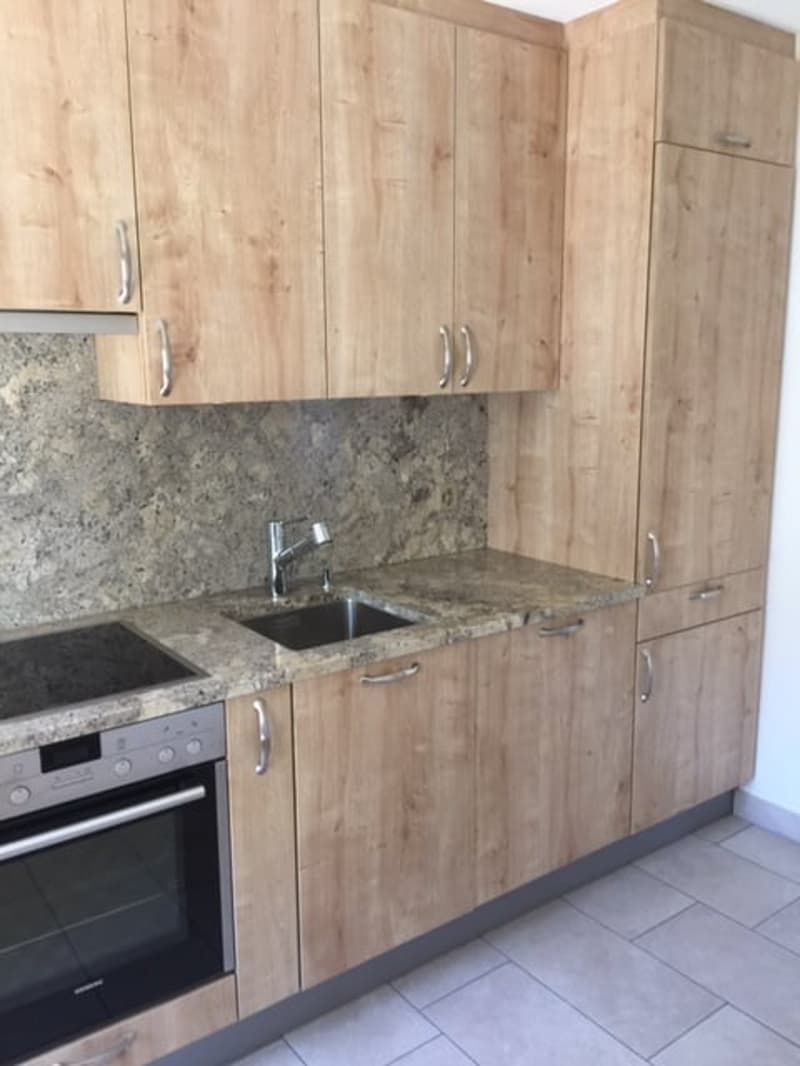 Bright, sunny 3-room apartment with balcony (4)