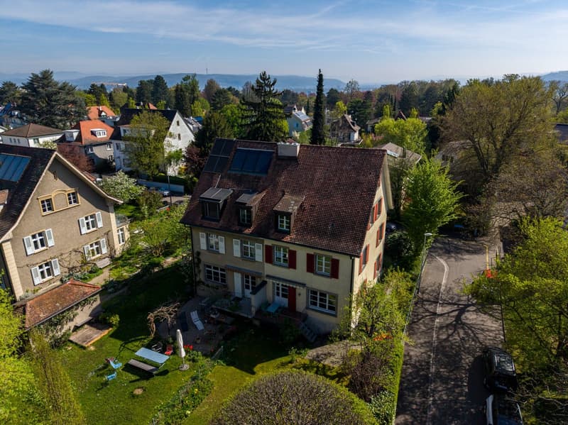 Charaktervolles Eck-Einfamilienhaus mit Garten auf dem Bruderholz (18)