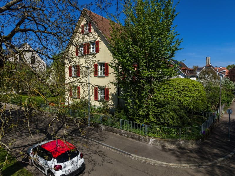 Charaktervolles Eck-Einfamilienhaus mit Garten auf dem Bruderholz (17)