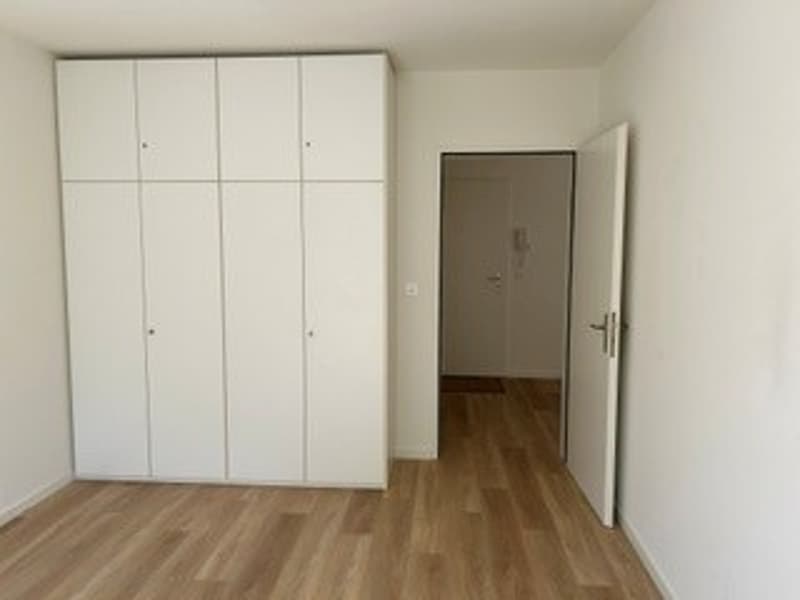 helle, sonnige, ruhige, renovierte 2-Zimmer-Wohnung mit Balkon an ruhiger Lage in Basel (4)