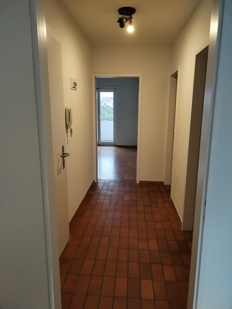 helle 2-Zimmer Wohnung mit Balkon (3)