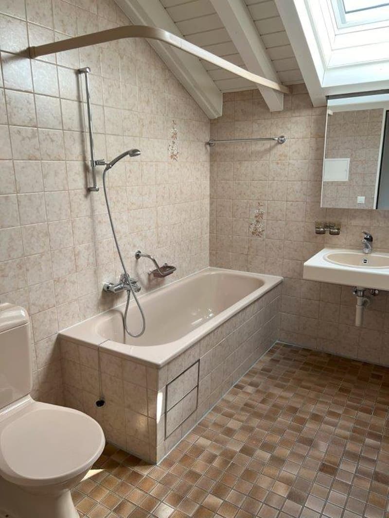 2.5-Zimmer Dachwohnung mit gedeckter Loggia und Lift (18)
