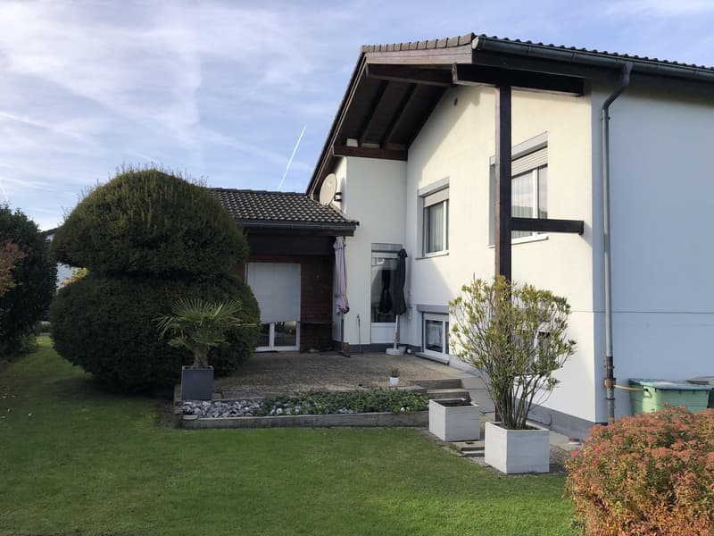 Grosszügiges 7.5 Zi. Einfamilienhaus mit Optionen und gepflegtem Umschwung (2)