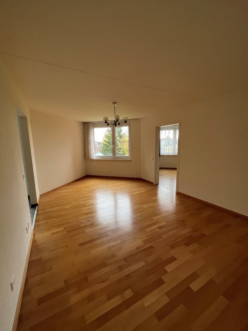 gemütliche 2.5 - Zimmer-Seniorenwohnung mit 2 Balkonen / Alterssiedlung 55+ (5)
