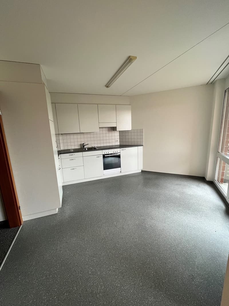 gemütliche 2.5 - Zimmer-Seniorenwohnung mit 2 Balkonen / Alterssiedlung 55+ (2)