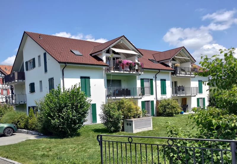 Idyllisch gelegene 2.5 Zimmerwohnung im 1.OG mit Balkon (1)