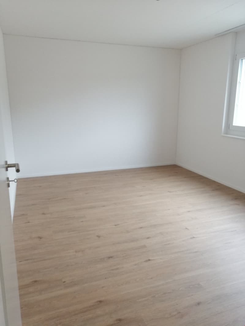 Idyllisch gelegene 2.5 Zimmerwohnung im 1.OG mit Balkon (7)